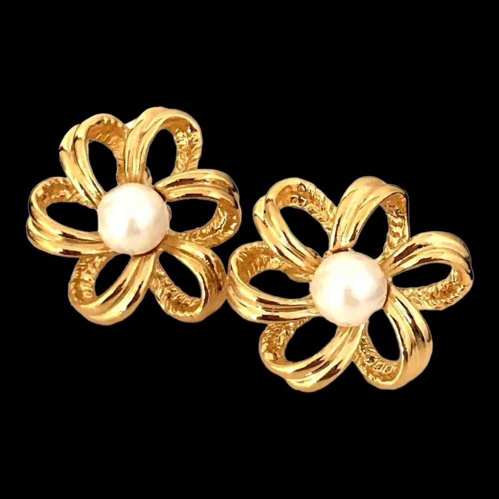 Vintage 1980s Marvella Flower Earrings Simulated Pearl Gold Tone Pierced - 9C